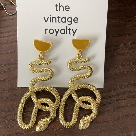Vintage Royalty snake earrings! - Picture 1 of 1
